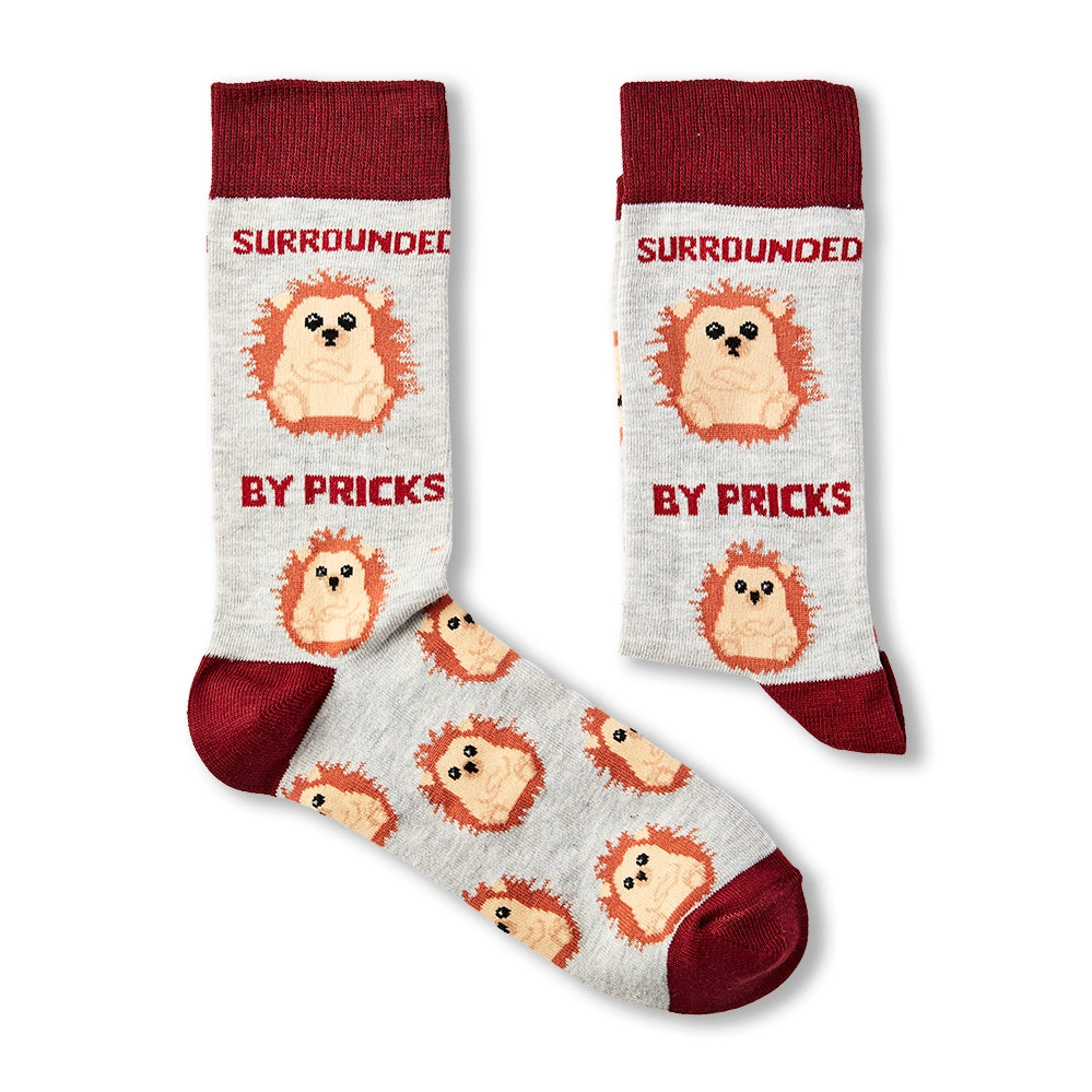 Sjove Strømper med Tekst, Unisex - 'Surrounded by Pricks'